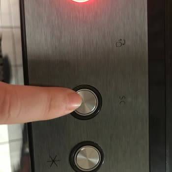 Siemens Ev Aletleri Su Sebil Düğmesinin İçine Kaçması