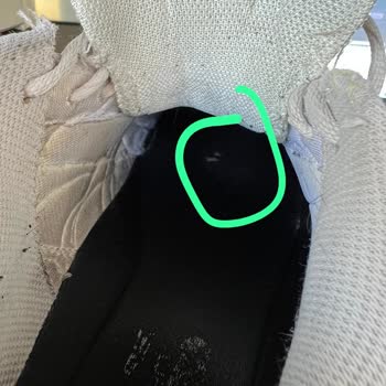 Skechers'tan Aldığım Ayakkabının 4.Ayında İç Tabanı Delindi