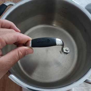 Korkmaz Mutfak Eşyaları Flora Tencere Seti Pişmanlığı ( Cam Patladı )