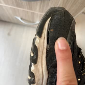 Skechers Dikişlerinin Sökülmesi Ve Açılması