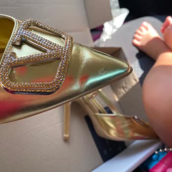 Shoeszade İkinci El Ayakkabı Gönderiyor