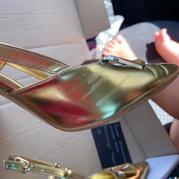 Shoeszade İkinci El Ayakkabı Gönderiyor