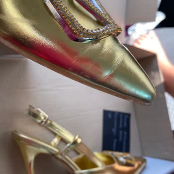 Shoeszade İkinci El Ayakkabı Gönderiyor