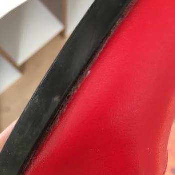 Prev Ayakkabı Deri Dökülmesi ve Yanlardan Açılma