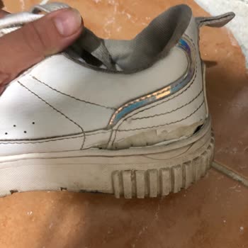 Zara Spor Ayakkabı Deforme Oldu