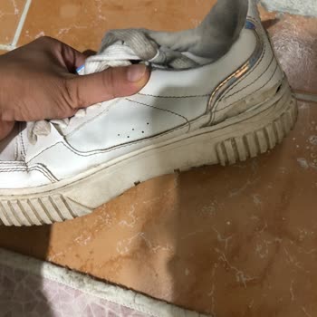 Zara Spor Ayakkabı Deforme Oldu