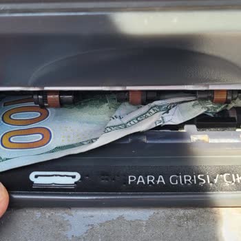 İş Bankası ATM Nin Bozukluğu