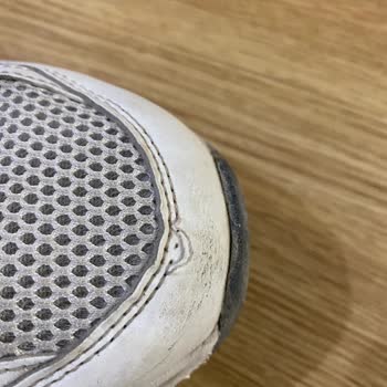 Lotto Marka Ayakkabı Ve FLO Mağazacılığın Ürünü İncelememiş Olması.