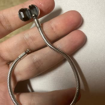 Pandora Mücevher Pandora Bileklikleri Bozuk!