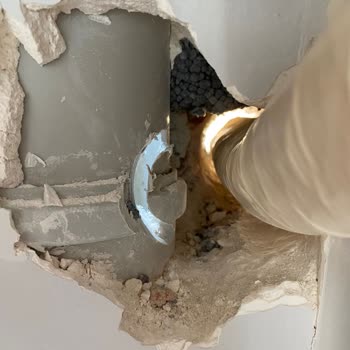 Bosch Marka Klima Parçaladı Ve Boruları Kesti