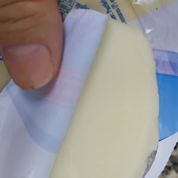 İçim Kaşar Peynirde Kıl Çıktı!