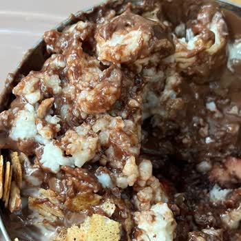 Luna Garden Cafe (Antalya) Bozuk Tatlı Satılıyor!