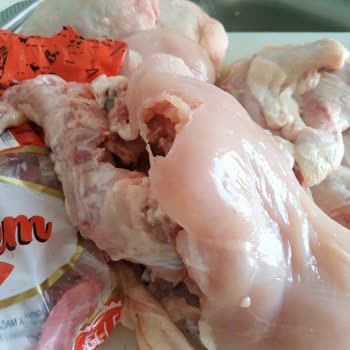 BİM Çiğnenmiş Ve Parçalanmış Tavuk