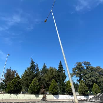 SEDAŞ Elektrik Sokak Aydınlatma Devrilme Tehlikesi