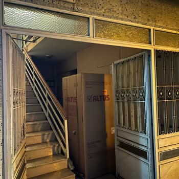 Horoz Lojistik Haber Vermeden Kargoyu Bırakıp Gitmiş
