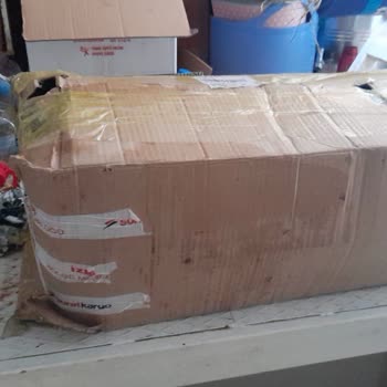 Sürat Kargo'nun Kargomu Parça Parça Getirmesi