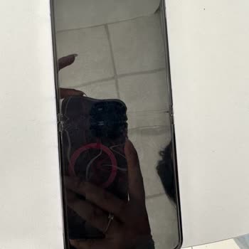 Samsung Z Flip 5 Ekran Garanti Kapsamı Dışındaymış?