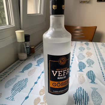 Mey İçki Vefa Göbek Rakısı Buzdolabında Beyazlıyor