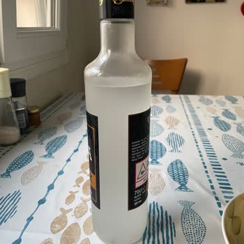 Mey İçki Vefa Göbek Rakısı Buzdolabında Beyazlıyor