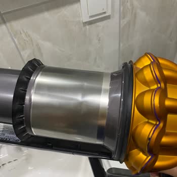 Dyson V15 Gövdesi Çökmeler Mevcut