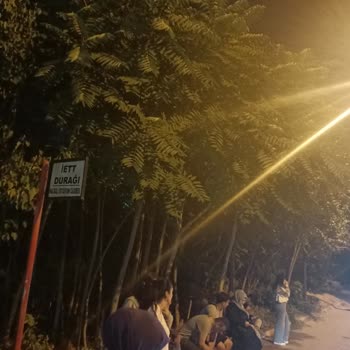 İETT - İstanbul Elektrik Tramvay Tünel Halkalı İstasyon Caddesi Durağında Otobüs Beklemekten Bıktık!