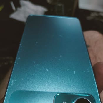 Poco X5 Pro 5g Arka Kapakta Renk Atması