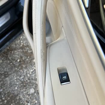 BMW İç Kapı Kolu Tutamak Soyulma