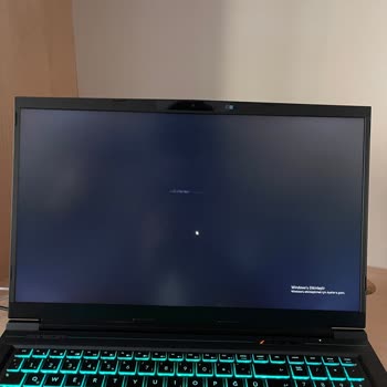Monster Notebook Servisten Gelen Cihazın Panelinde Sıkıntı