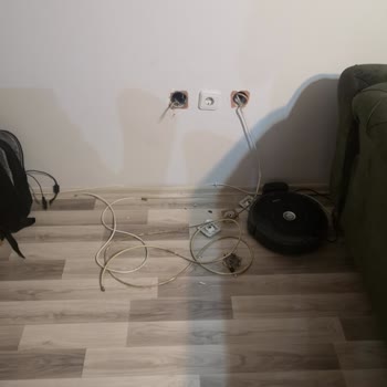 Kablo Net Ekipleri Evimi Darmadağınık Bırakıp Gitti
