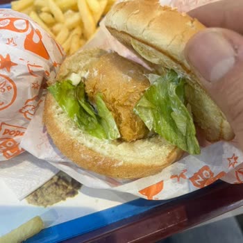 Popeyes Yanıltıcı Görsel Kullanmak