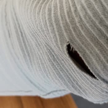 Paul Mark Dokunmakla Yırtılan Kazak