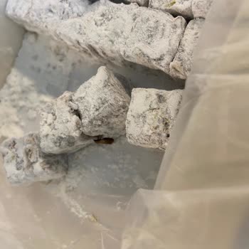 Karaköy Güllüoğlu Böcekli Lokum *