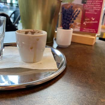 Mua Gelatieri D'italia Kötü Sunun Ve Ciddiyetsizlik