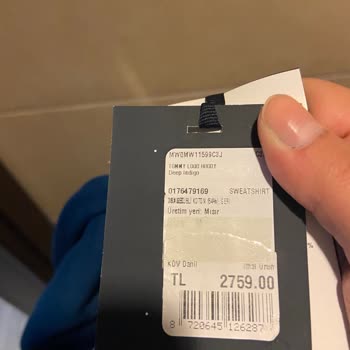 Tommy Hilfiger Tommy H. Onlineda Sattığı Ürünün Etiketinde Farklı Fiyat Yazıyor