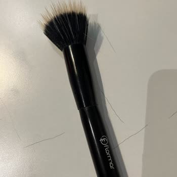 Flormar Makyaj Fırçası Kıl Döküyor