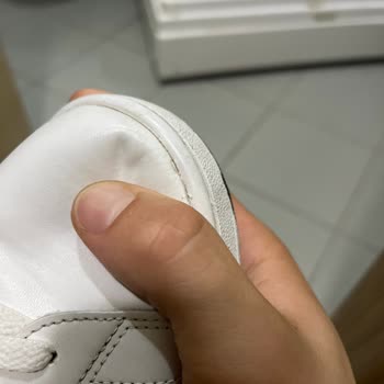 In Street Adidas Ayakkabının Red Kararı Almış Olması Yardım Edilmemesi