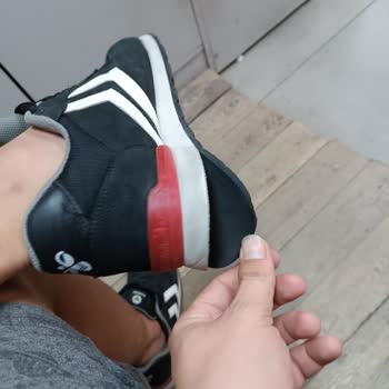 Hummel Ayakkabı 20 Günde Açıldı