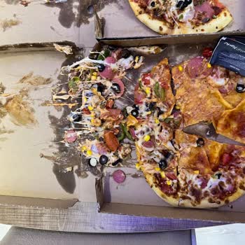Yemek Sepeti'nden Gelen Pizza Hut Siparişi