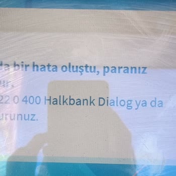Halkbank ATM'Sİ Parama Alıkonuldu
