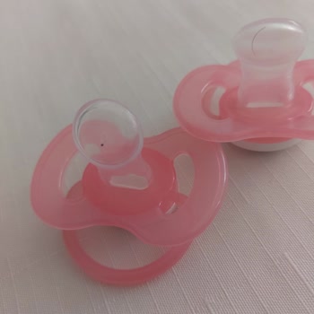 E-BEBEK Baby Plus Emzik İçinde Kıl Ve Belirleyemediğimiz Bir Şey Var