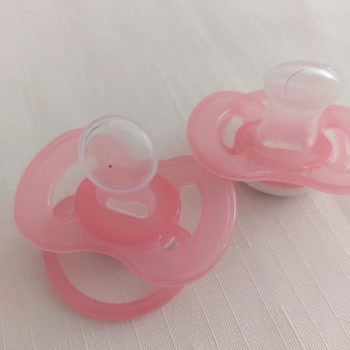 E-BEBEK Baby Plus Emzik İçinde Kıl Ve Belirleyemediğimiz Bir Şey Var