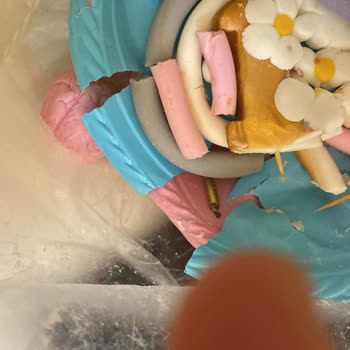 Sürat Kargo Kargomuz Açılmış Talan Edildi