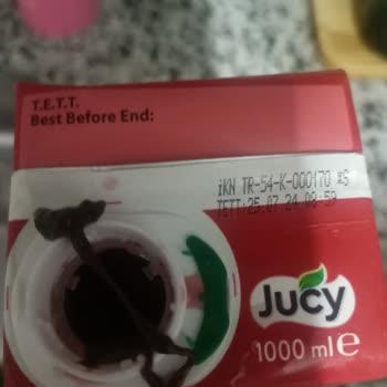 BİM Vişne Suyu İçinden Çıkan Madde