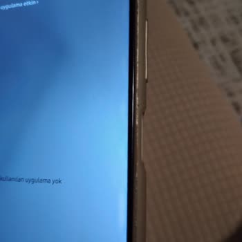 Samsung A13 Telefon Ekran Sararması