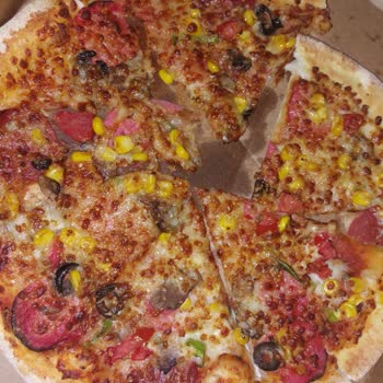 Domino's Pizza Yanlış Gelmesi Ve Pizzanın Hamuru Yoktu