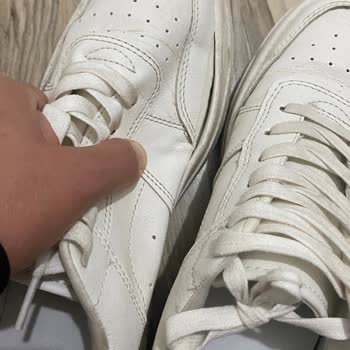 Bershka Ayakkabım Üçüncü Giyinişimde Yanlarında Açılma Oldu.