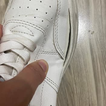 Bershka Ayakkabım Üçüncü Giyinişimde Yanlarında Açılma Oldu.