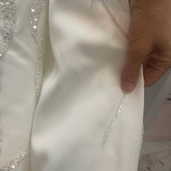 Seyyide Haute Couture Gelinlikte Leke Ve Koku Vardı