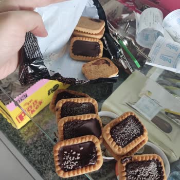 Eti Gıda Bitter Çikolatalı Bisküvide Kalite Sorunu