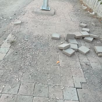 Bağlar Belediyesi Bağcılarda Kaldırım Tahribatı